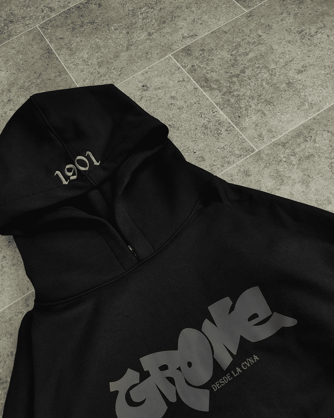 HOODIE 